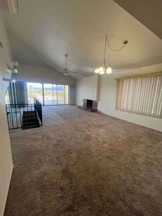 Building Photo - 3 Bed, 2 Bath in Gated Community with Lake Views