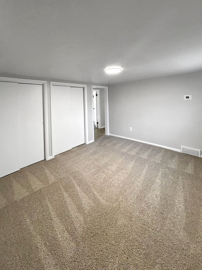 Building Photo - Welcome to this newly remodeled gem located in the heart of Collier, PA.