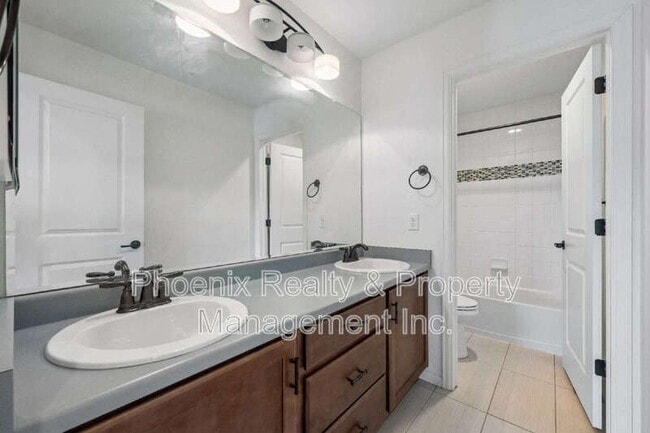 Building Photo - 1417 Lander Ln