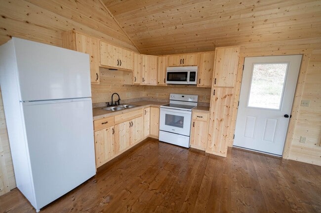 Building Photo - 157 Wideview Dr