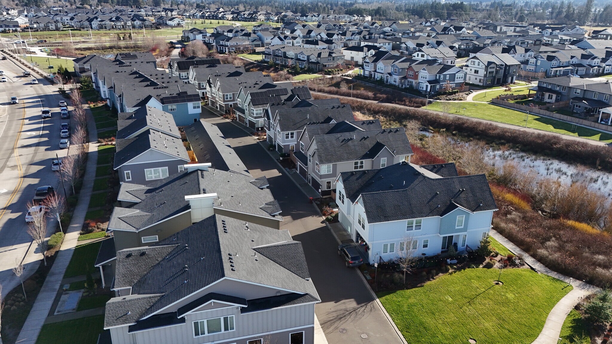 Building Photo - 7447 SE Chinquapin Dr