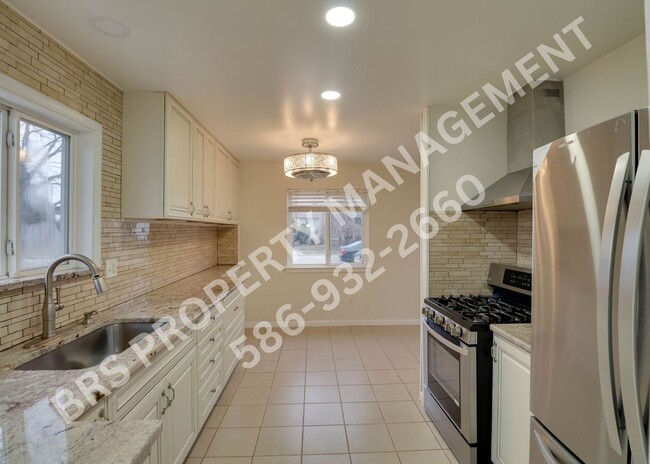 Building Photo - Modern 3-Bed Rental in Prime Warren Locati...