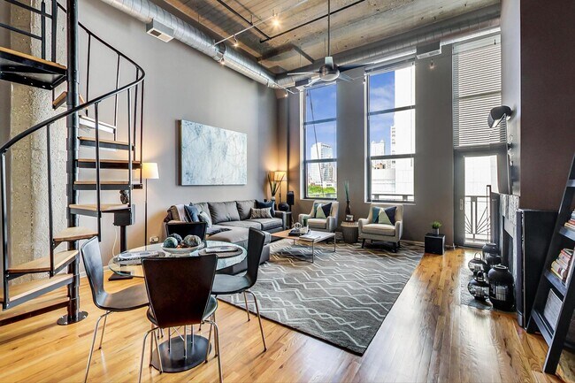 Building Photo - 758 N Larrabee St