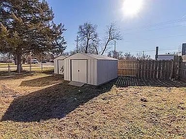 Building Photo - Westside Home For Rent 2 bed 1 bath