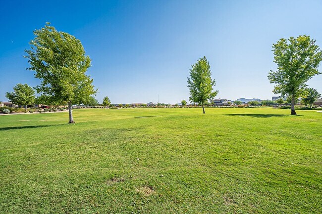 Building Photo - Gated Community Amazing ameneties