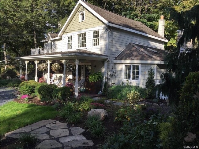 Primary Photo - 718 River Rd