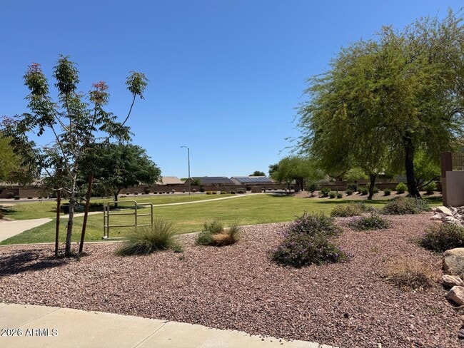 Building Photo - 16523 W Saguaro Ln