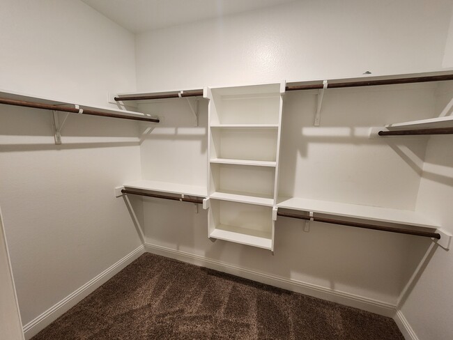 Master closet - 4020 BLESSINGTON DR