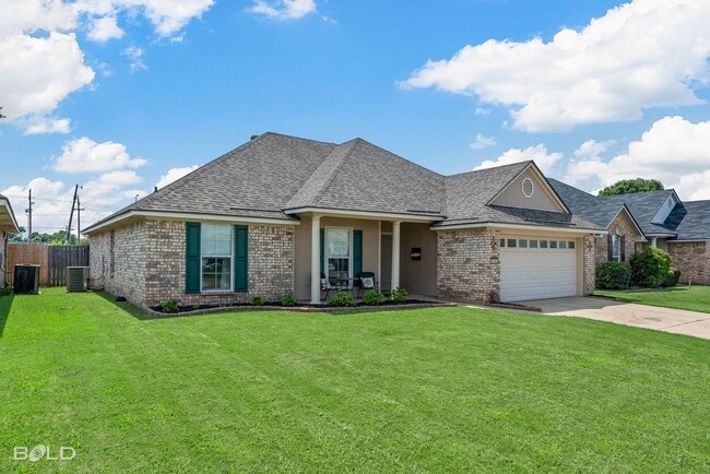 Building Photo - Check Out this 4 bed 2 bath