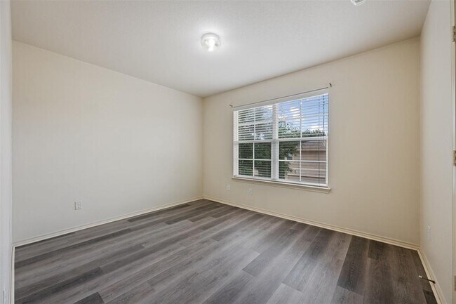 Building Photo - 14412 Lewis Carroll Ln