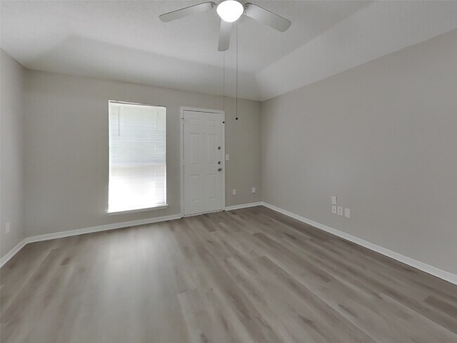 Building Photo - 13830 Keyworth Dr