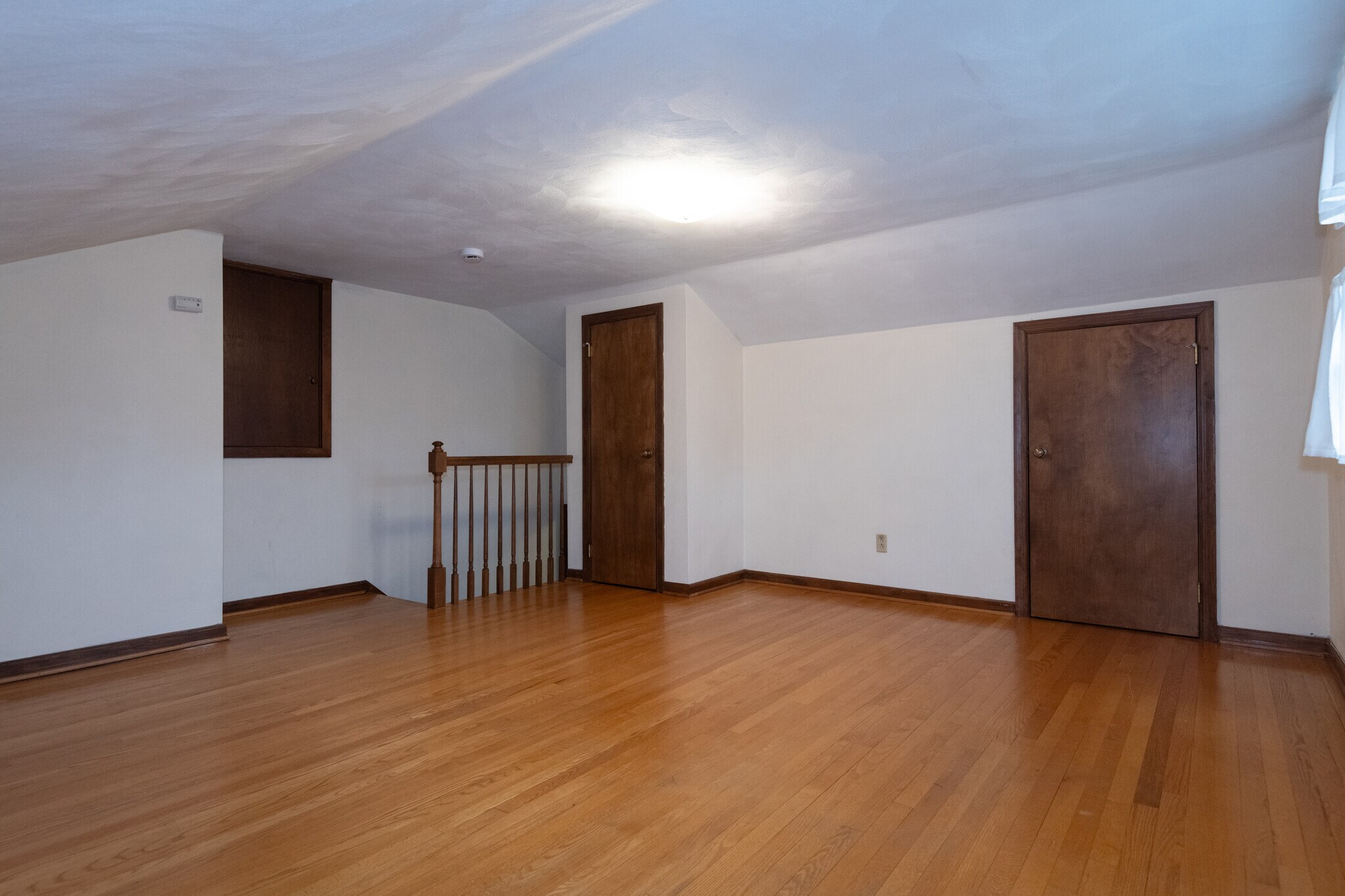 Building Photo - 561 Summit Ridge Dr
