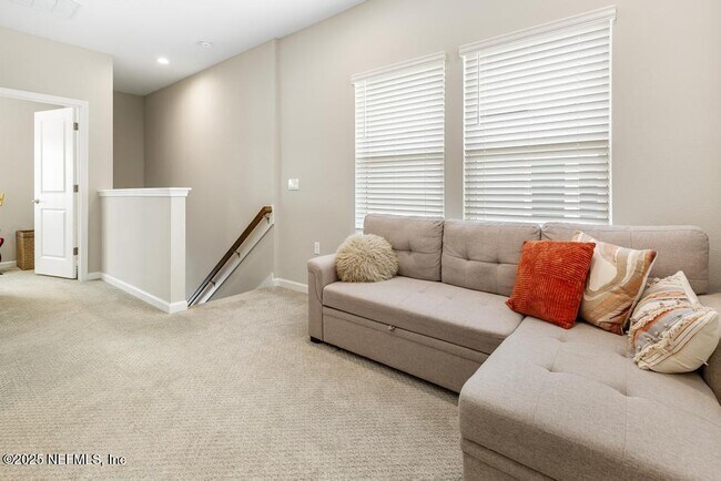 Building Photo - 91 Pinebury Ln