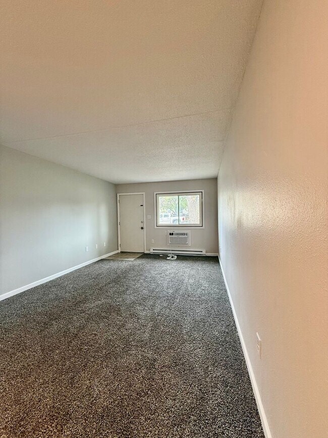 Building Photo - 1110/1114 2nd St SE