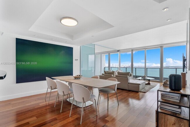 Building Photo - 1331 Brickell Bay Dr