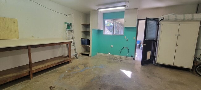 Building Photo - Low Maintenance Lifestyle Near Sacramento River Trail