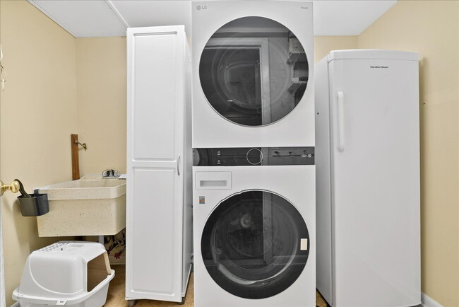 Building Photo - Find Your Forever Home in Valewood Manor