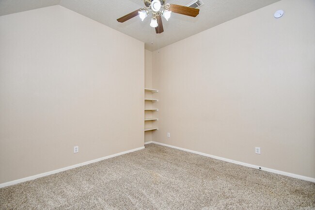Building Photo - 10018 Park Meadow Dr