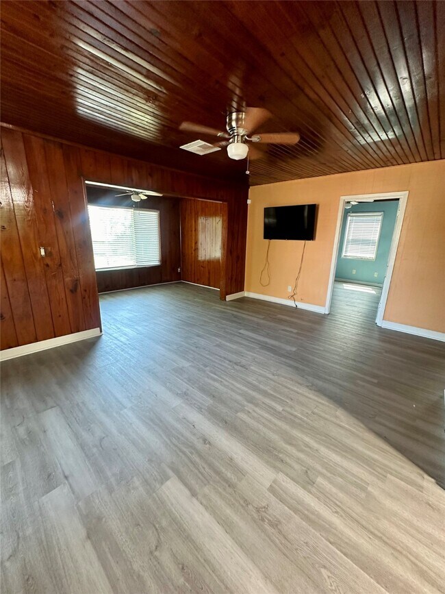 Building Photo - 236 3rd St