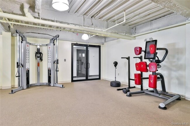 Building Photo - 68 Lake St