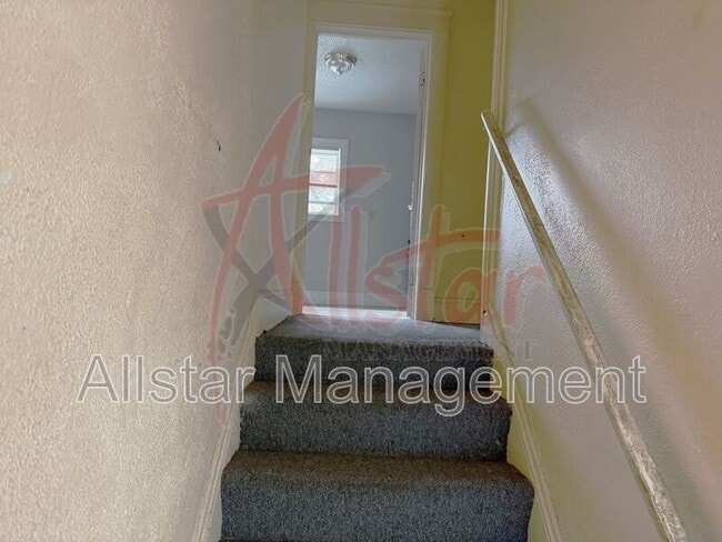 Building Photo - 3018 E 125th St