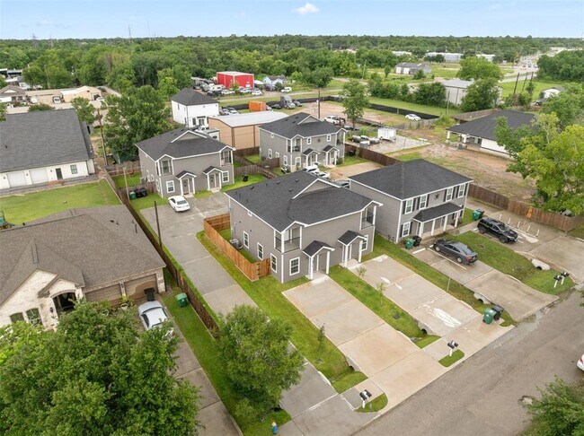Building Photo - 6421 Osprey Dr