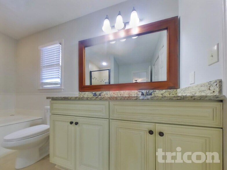 Building Photo - 117 Jay Wood Dr