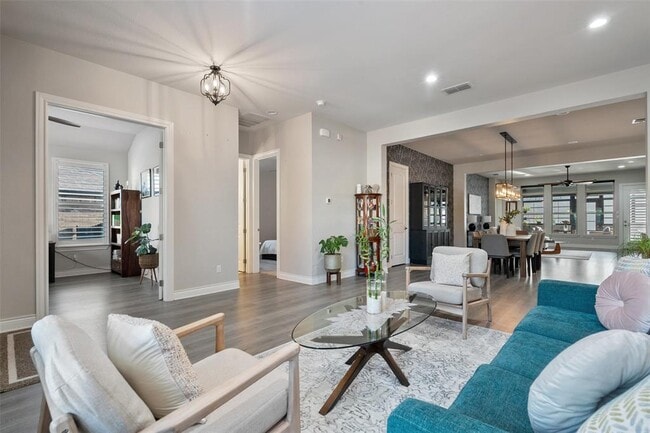 Building Photo - 225 Escarpment Wy