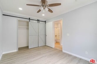 Building Photo - 10900 Blix St