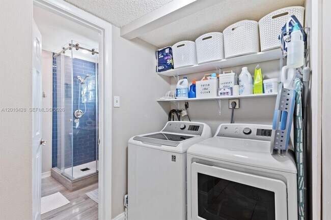 Building Photo - 4119 Coral Springs Dr