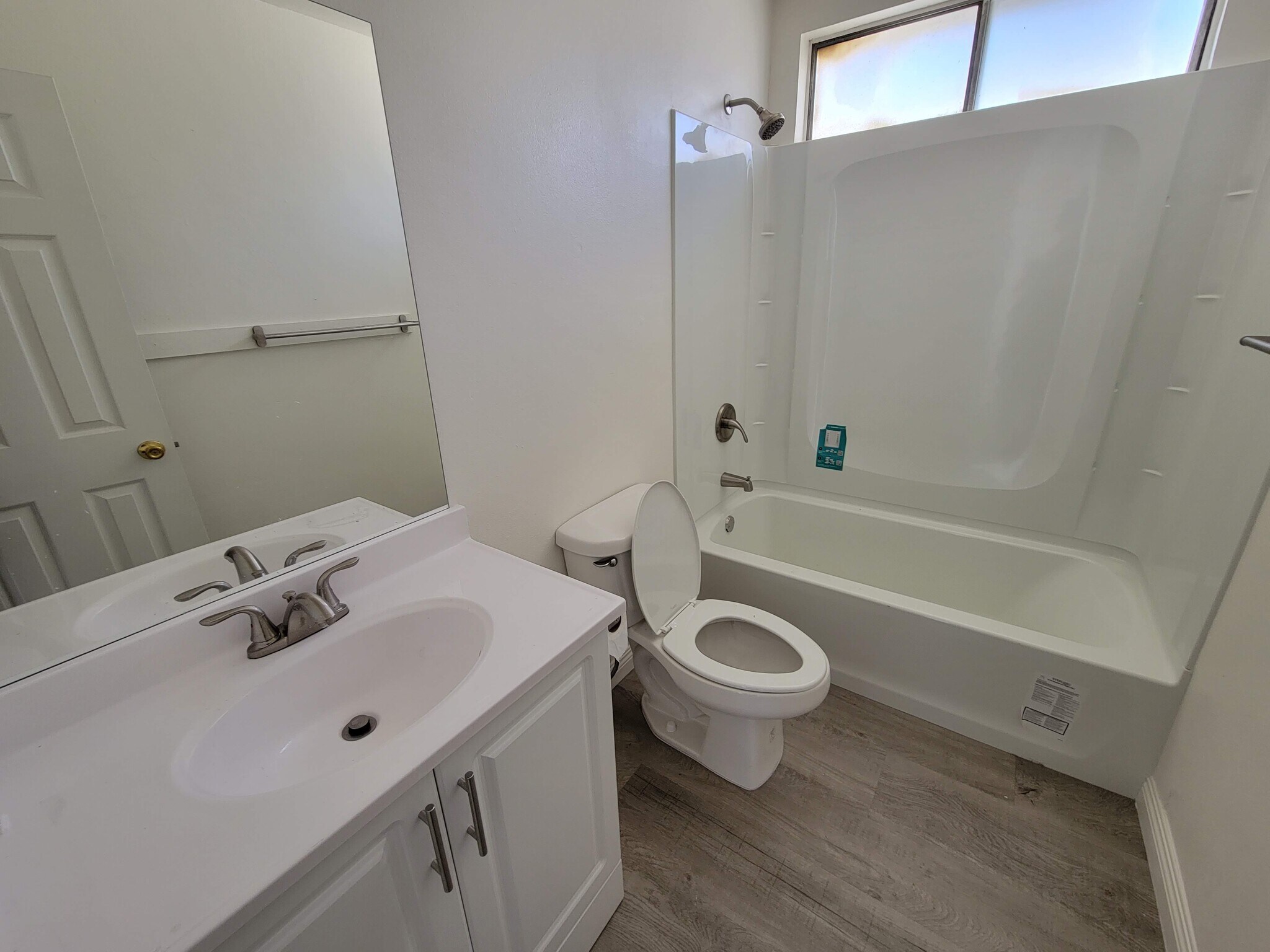 Building Photo - 2385 Chanslor St