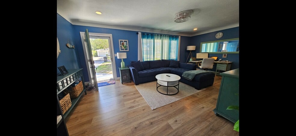 Building Photo - 2530 51st St N