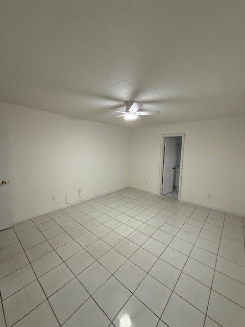 Building Photo - 1020 N 18th Ct