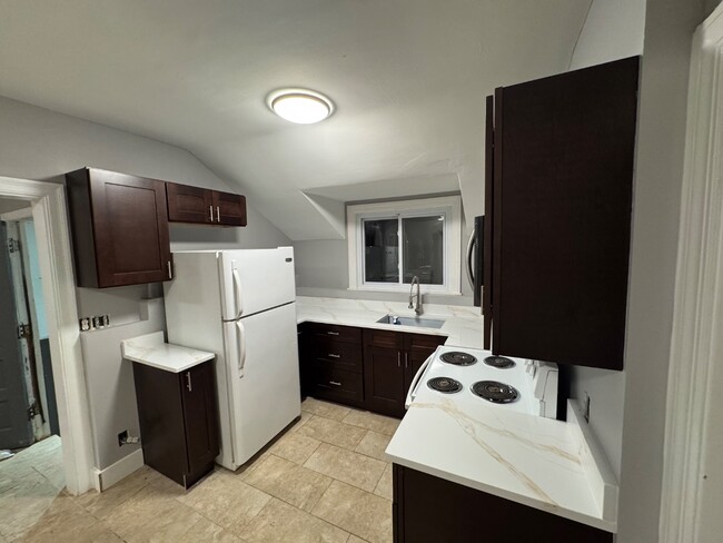 Building Photo - 2707 Commercial Ave