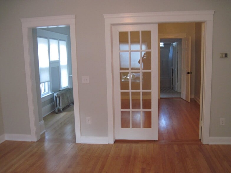 Building Photo - 225 W Loucks St