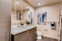 Building Photo - Parla