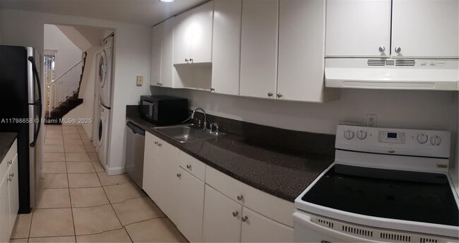 Building Photo - 8500 SW 109th Ave