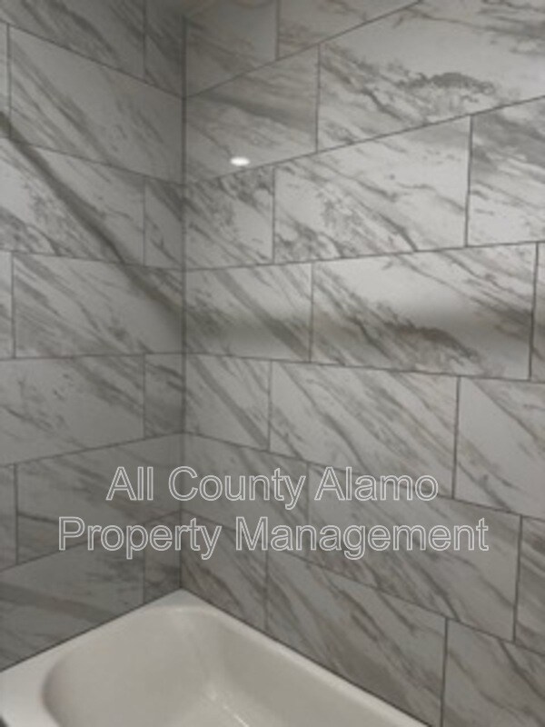 Building Photo - 11318 Hatchet Pass Dr