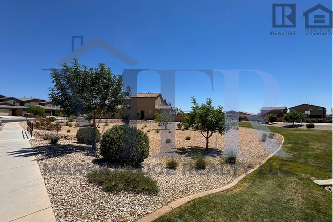 Building Photo - 4Bed/4Bath w/2 Car Gar-Tucson! $199 MOVE-I...