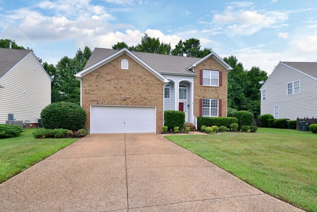 Building Photo - Spacious Home in York County