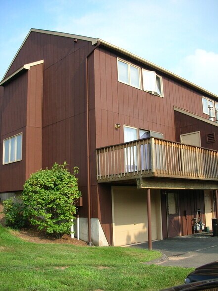 Building Photo - 177 Skyview Dr