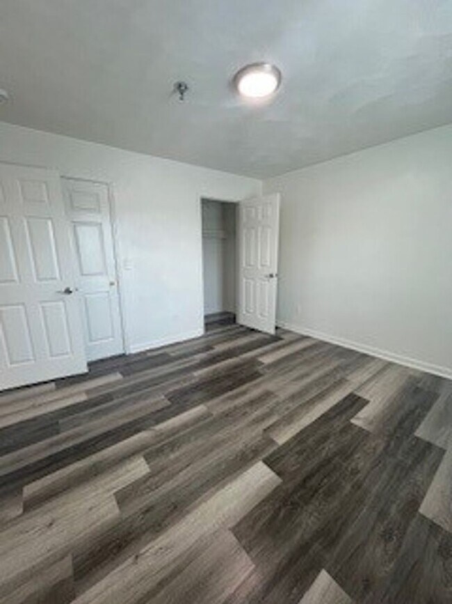 Building Photo - Spring of 2026 ONLY $1300 for Newly Renovated 1 bedroom in a 4 Bedroom Apartment in Downtown Blac...