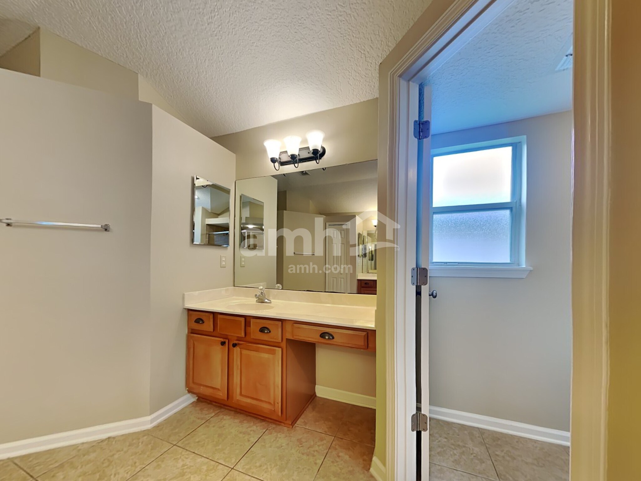 Building Photo - 164 Corral Cir