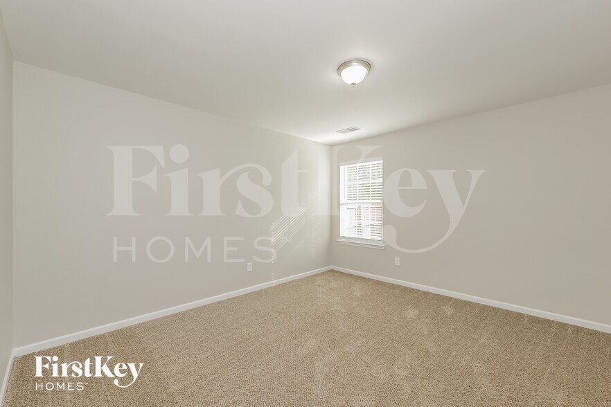 Building Photo - 151 Forest Glade Rd