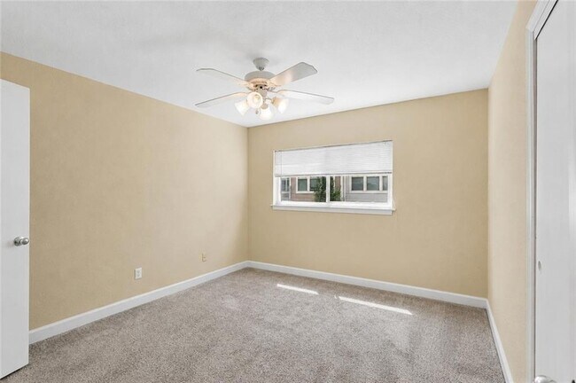 Building Photo - 395 Pharr Rd NE