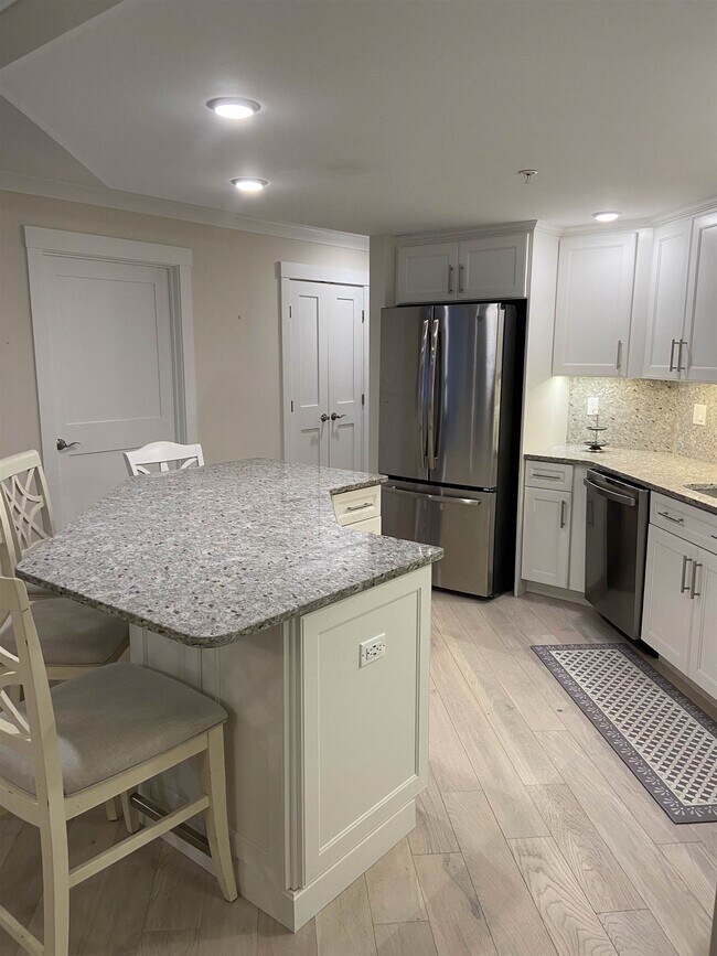 Building Photo - 2075 Lafayette Rd