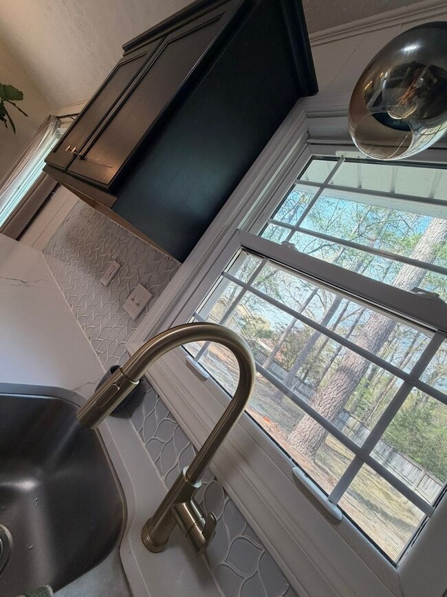 Building Photo - 7031 Darnell St