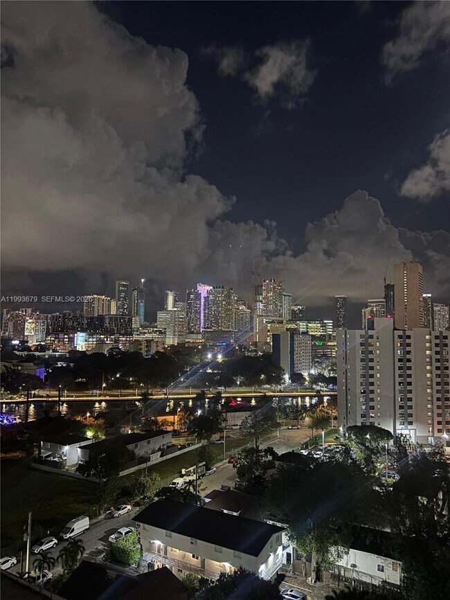 Building Photo - 36 NW 6th Ave