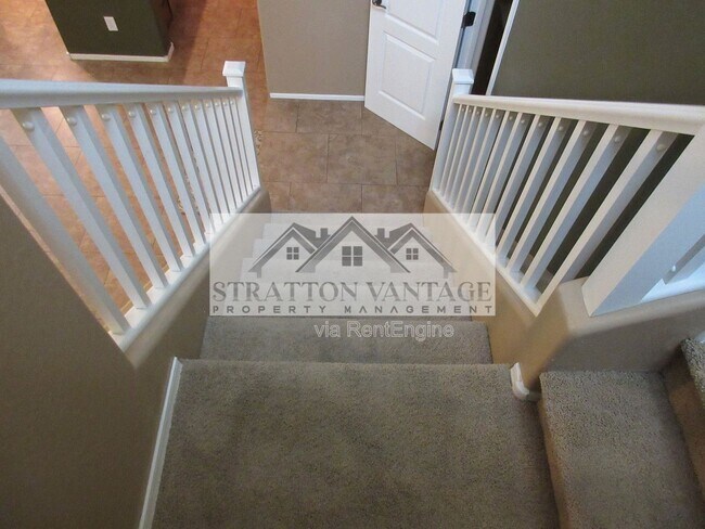 Building Photo - 2741 S Equestrian Dr