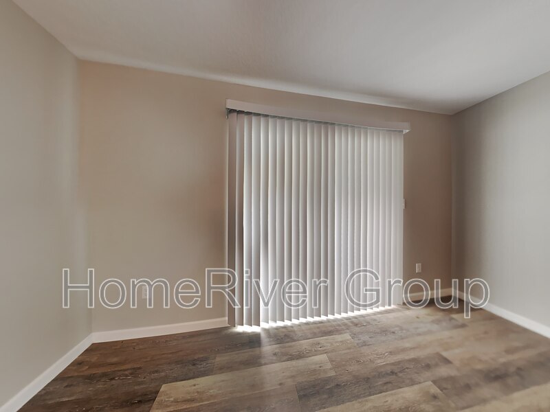 Building Photo - 915 Marlboro Dr